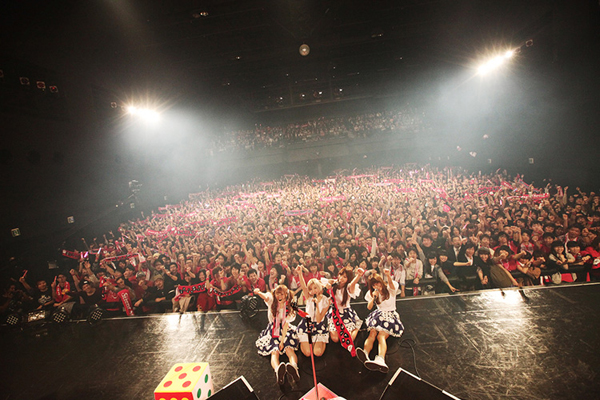 131209_sisi_4shot.jpg
