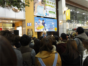 120208_cb_live2.jpg