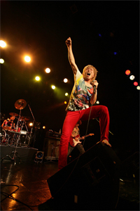 20111024_cb_live.jpg