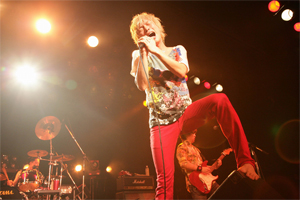 20111024_cb_live2.jpg