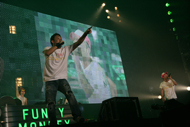 110207live2.jpg