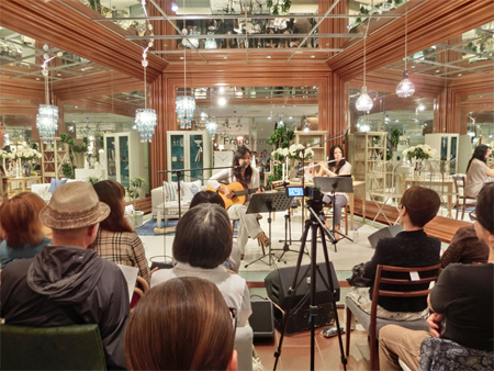 p130627in01_live.jpg