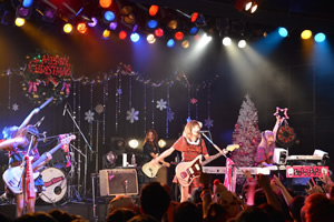 ガールズバンドSilent Siren クリスマスライブで日本武道館公演のソールドアウトを発表！ 急遽、注釈付指定席の追加販売が決定！  〜1月14日発売「KAKUMEI」も披露〜 | ドリーミュージック