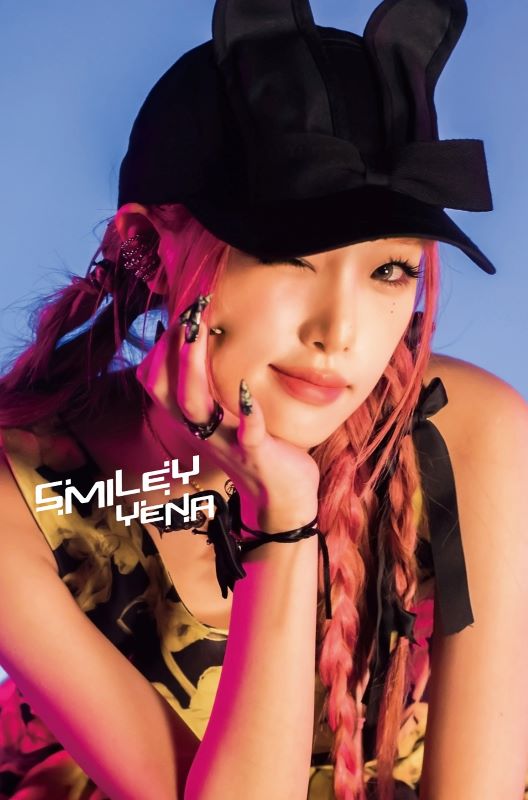YENA「SMILEY-Japanese Ver.-(feat.ちゃんみな)」＜初回限定盤B／CD＋Photobook＞